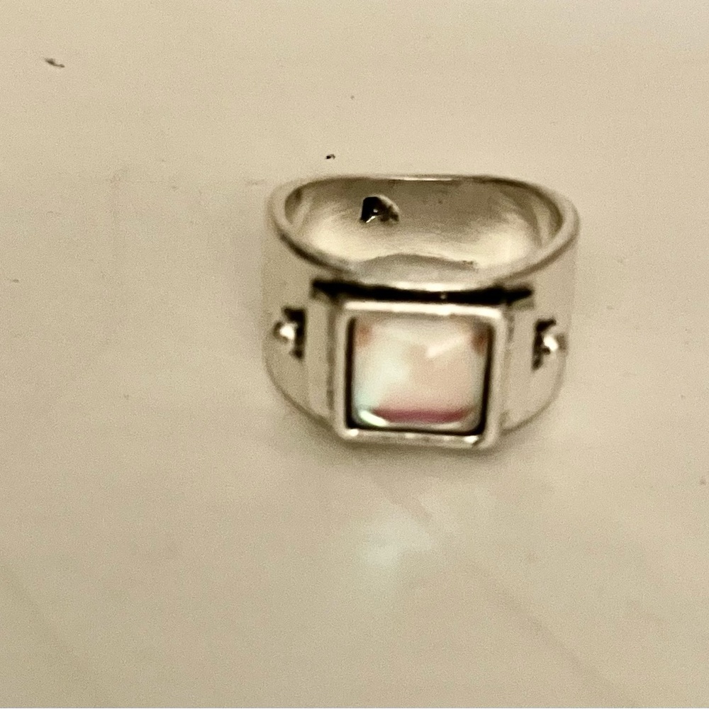 Moonstone Ring size 6 gorgeous high quality silver toned metal… durable gorgeous
